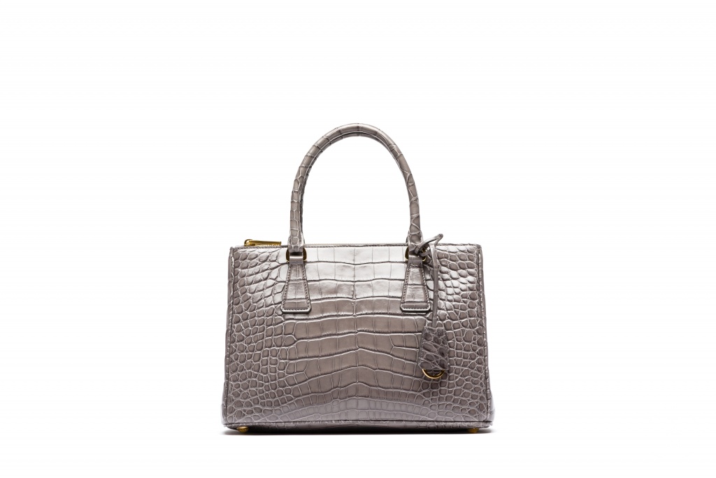 Fashion Week Milan Spring/Summer 2018 look 30 from the Prada collection womenswear accessories