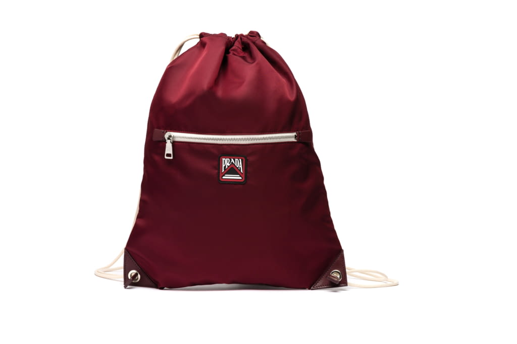 Fashion Week Milan Spring/Summer 2019 look 28 from the Prada collection 男装配饰