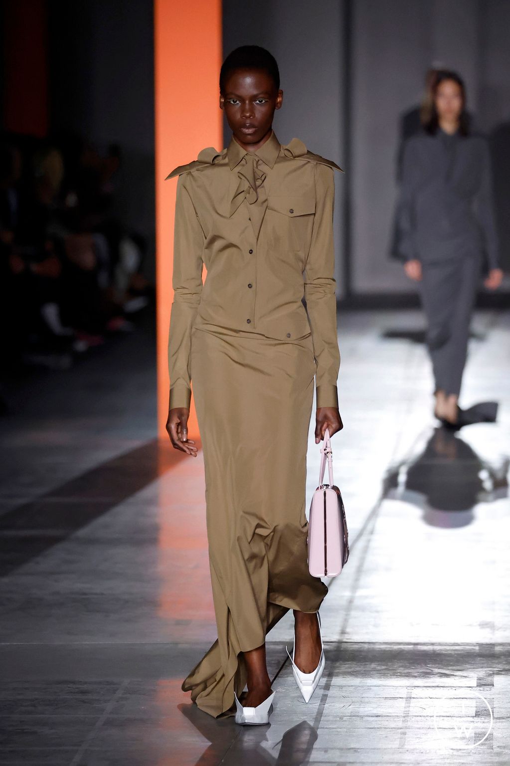 Fashion Week Milan Fall/Winter 2023 look 9 from the Prada collection 女装