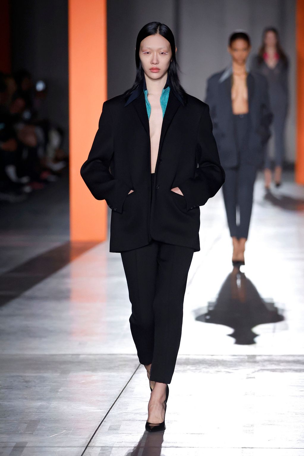 Fashion Week Milan Fall/Winter 2023 look 15 from the Prada collection 女装