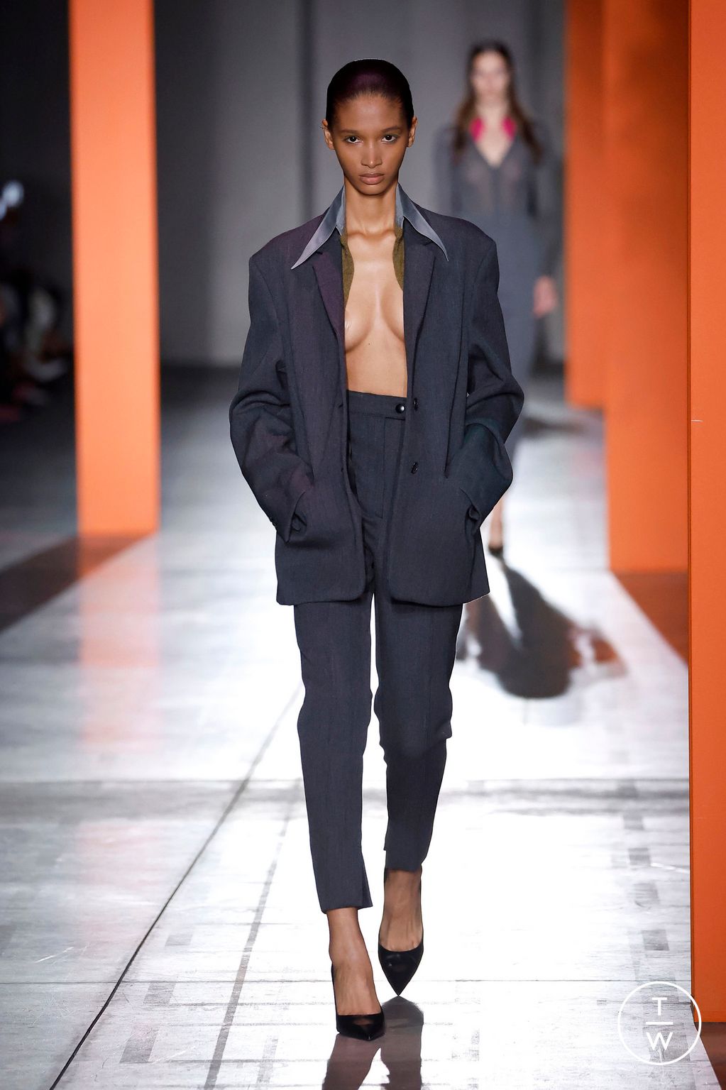 Fashion Week Milan Fall/Winter 2023 look 16 from the Prada collection 女装
