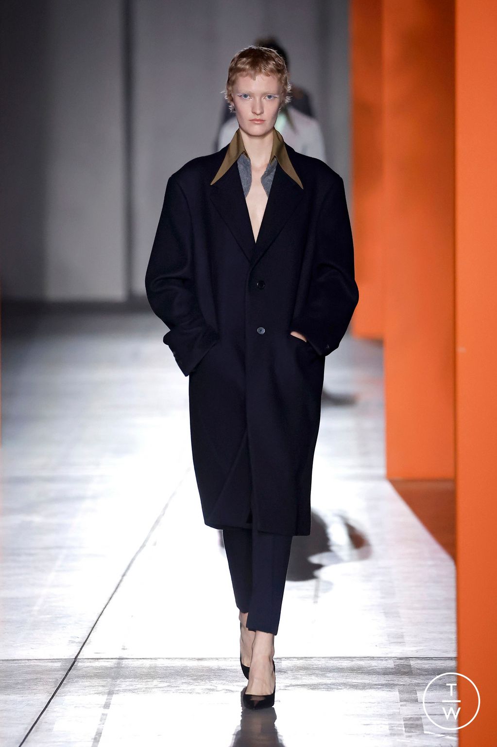 Fashion Week Milan Fall/Winter 2023 look 18 from the Prada collection 女装
