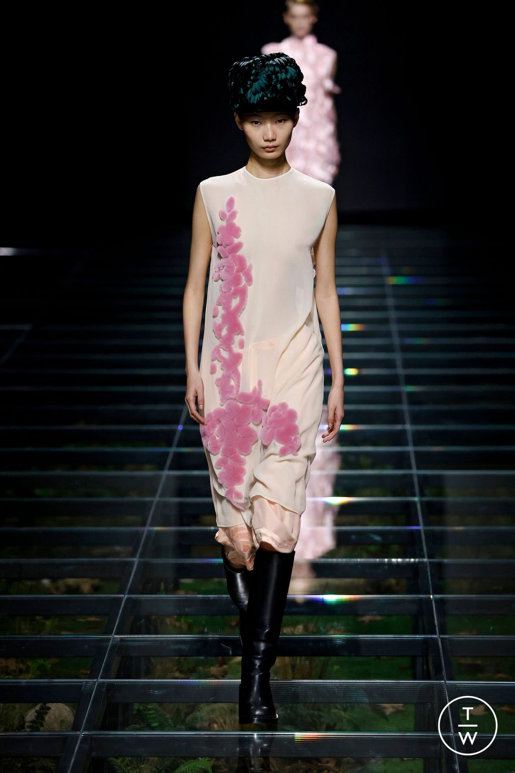 Fashion Week Milan Fall/Winter 2024 look 6 from the Prada collection 女装