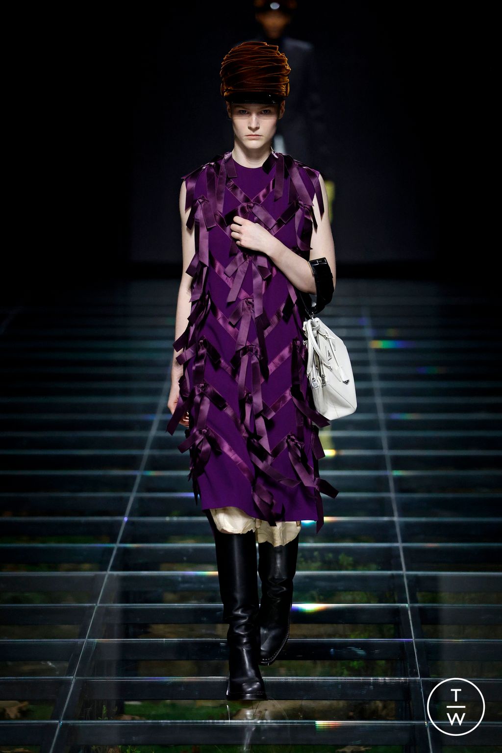 Fashion Week Milan Fall/Winter 2024 look 10 from the Prada collection 女装