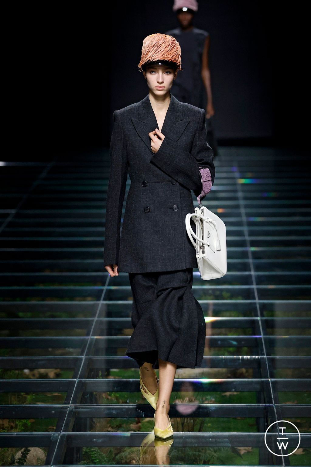 Fashion Week Milan Fall/Winter 2024 look 12 from the Prada collection 女装