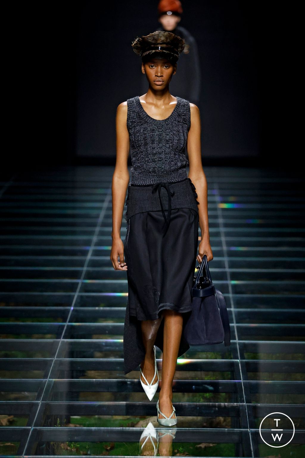 Fashion Week Milan Fall/Winter 2024 look 18 from the Prada collection 女装