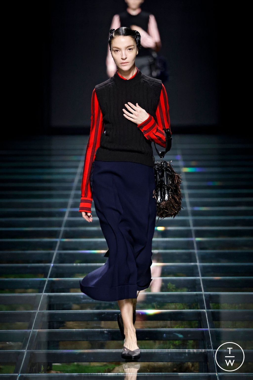Fashion Week Milan Fall/Winter 2024 look 23 from the Prada collection 女装