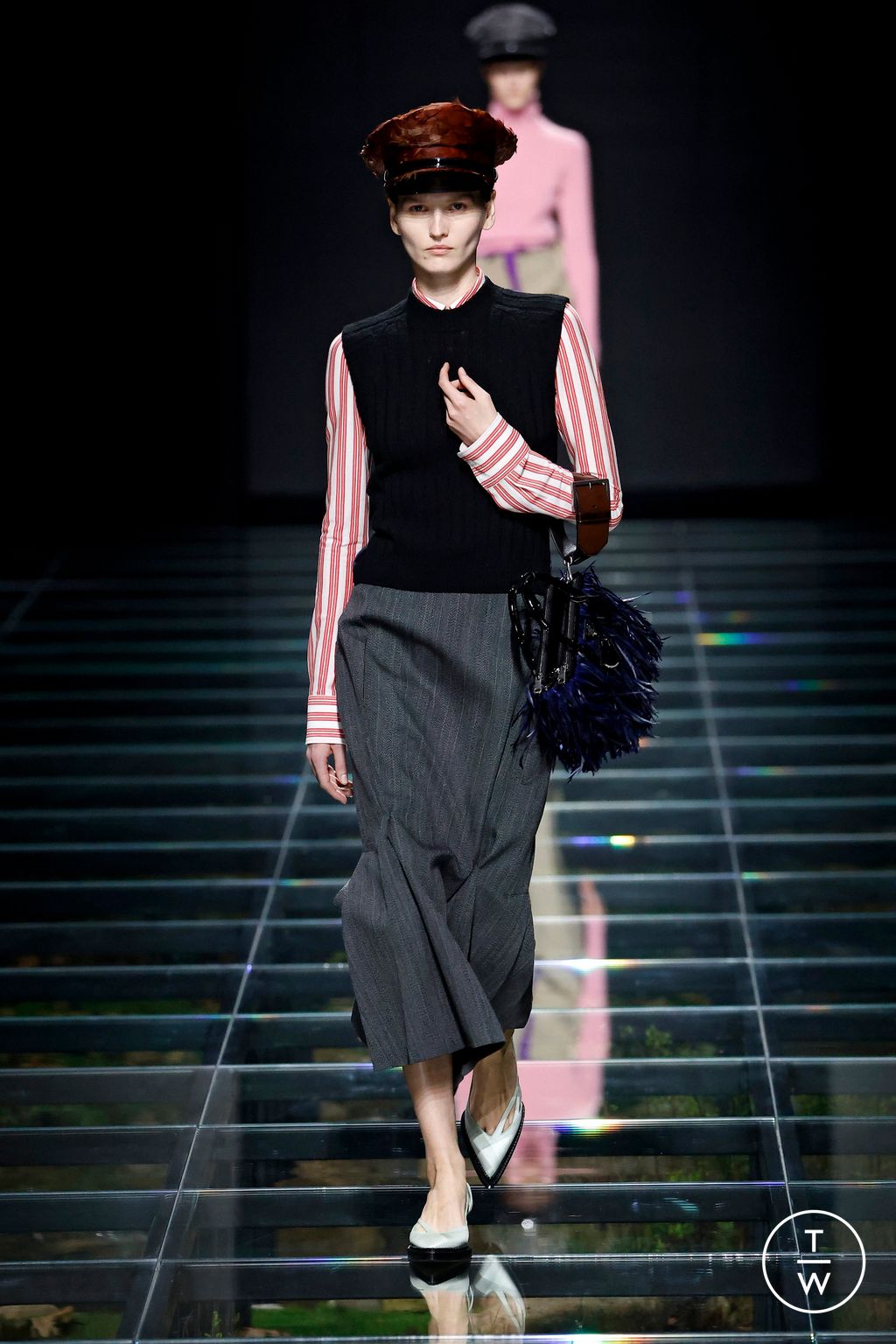 Fashion Week Milan Fall/Winter 2024 look 24 from the Prada collection 女装