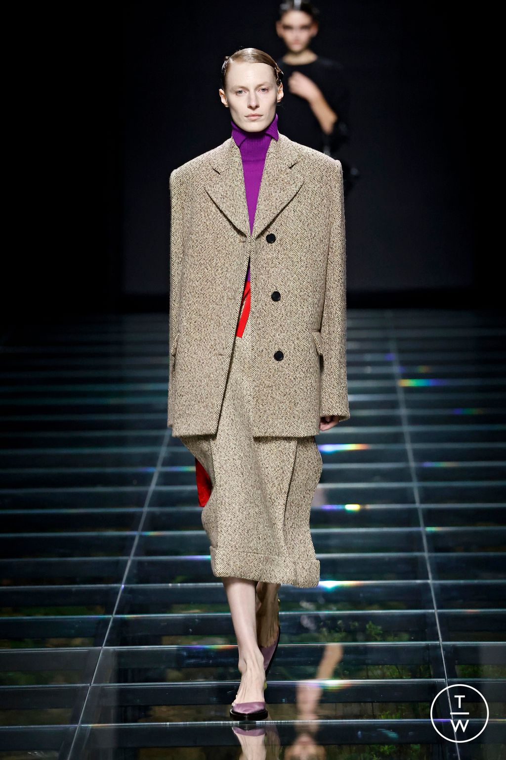 Fashion Week Milan Fall/Winter 2024 look 30 from the Prada collection womenswear