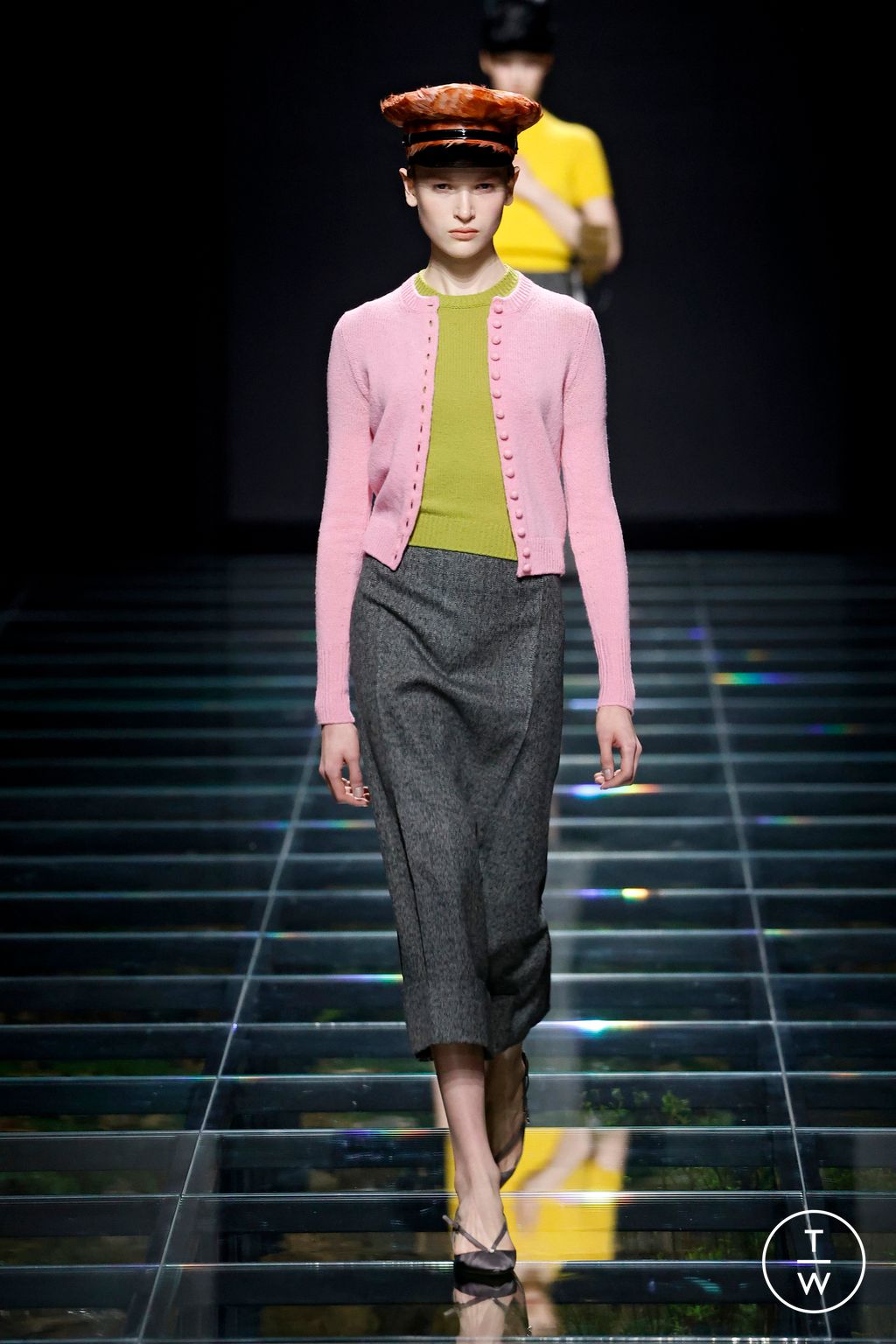 Fashion Week Milan Fall/Winter 2024 look 35 from the Prada collection 女装