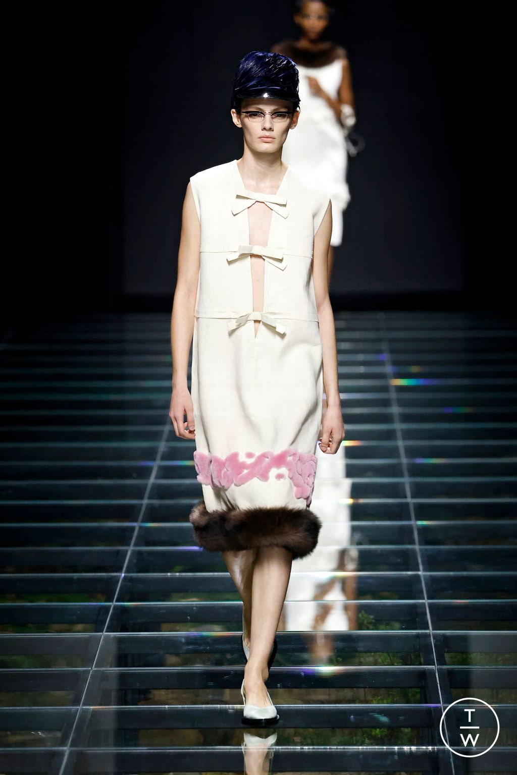 Fashion Week Milan Fall/Winter 2024 look 40 from the Prada collection 女装