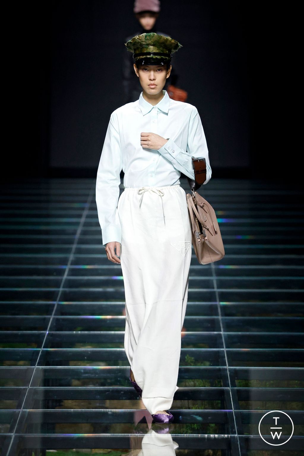 Fashion Week Milan Fall/Winter 2024 look 46 from the Prada collection 女装