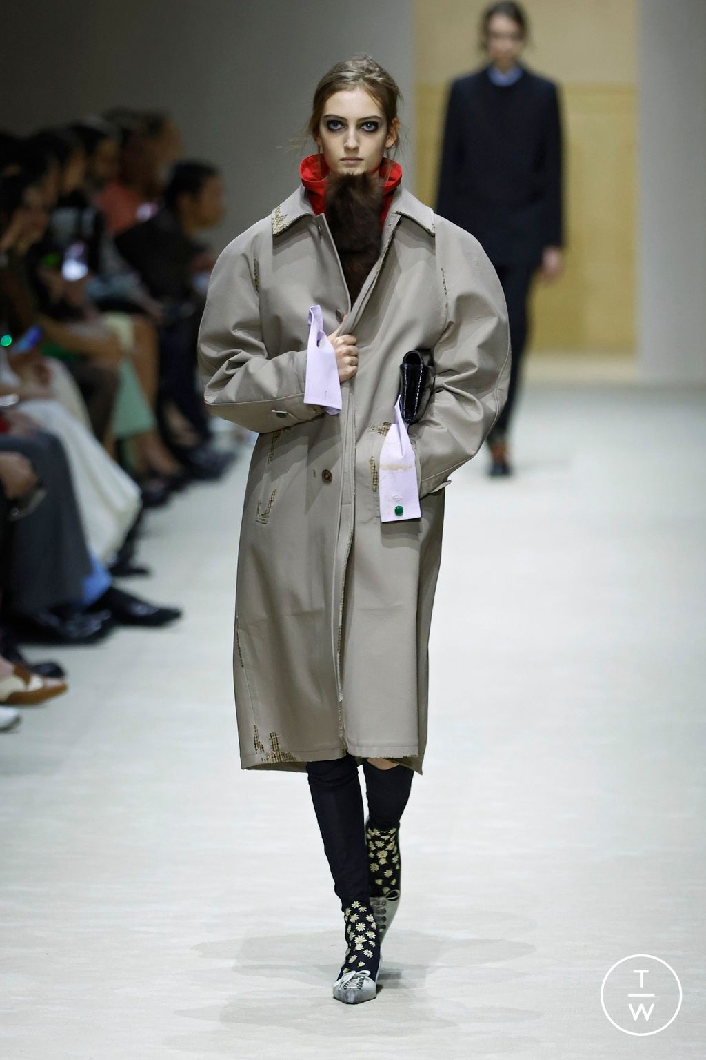 Fashion Week Milan Fall/Winter 2026 look 2 from the Prada collection 女装
