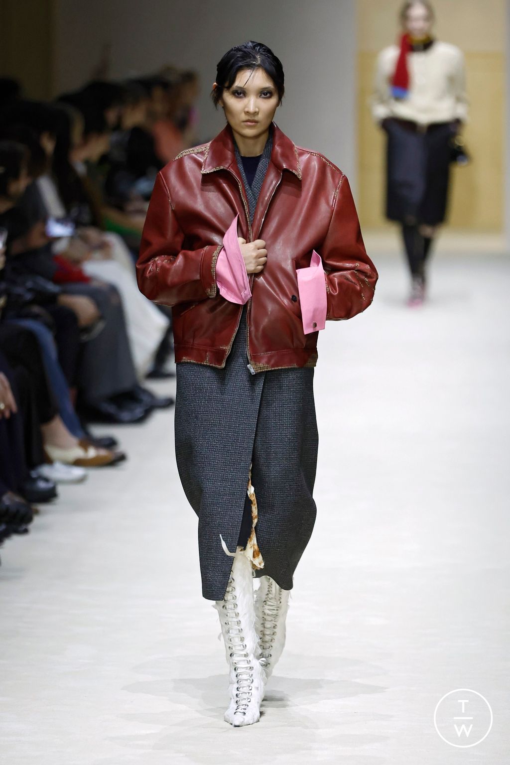 Fashion Week Milan Fall/Winter 2026 look 15 de la collection Prada womenswear