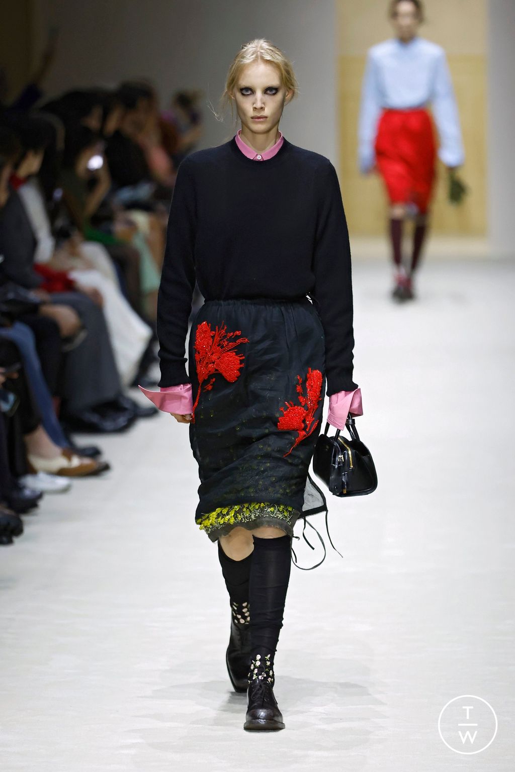 Fashion Week Milan Fall/Winter 2026 look 21 de la collection Prada womenswear