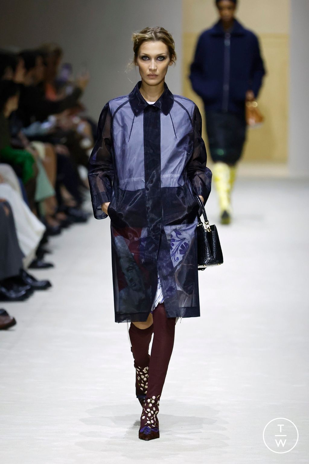 Fashion Week Milan Fall/Winter 2026 look 25 from the Prada collection 女装