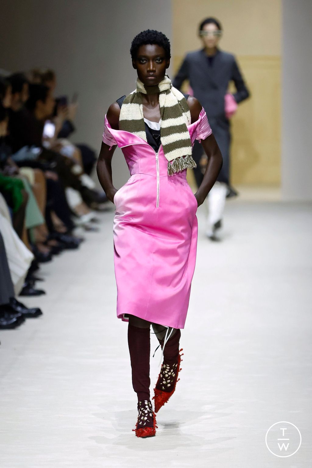 Fashion Week Milan Fall/Winter 2026 look 29 from the Prada collection 女装