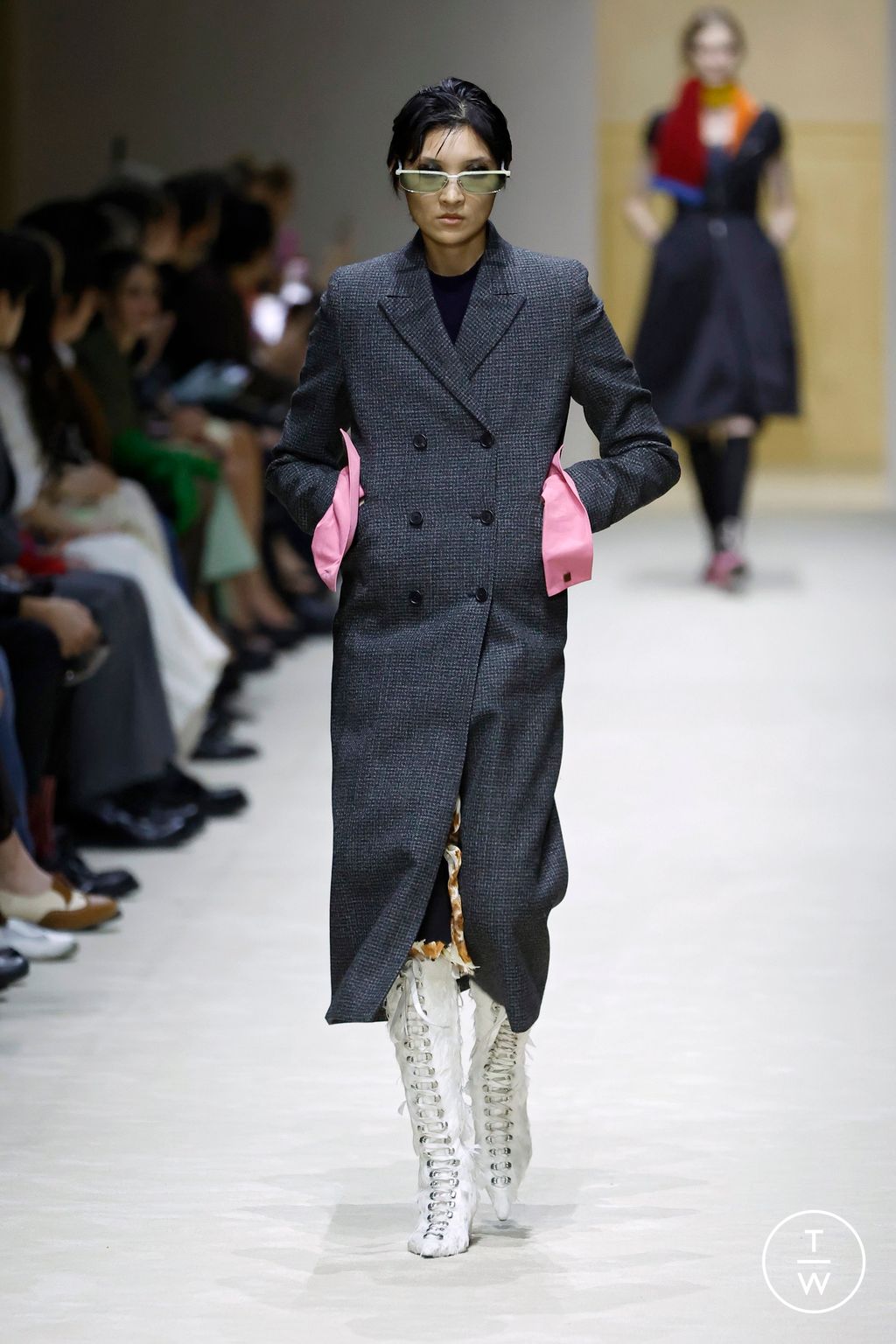 Fashion Week Milan Fall/Winter 2026 look 30 de la collection Prada womenswear