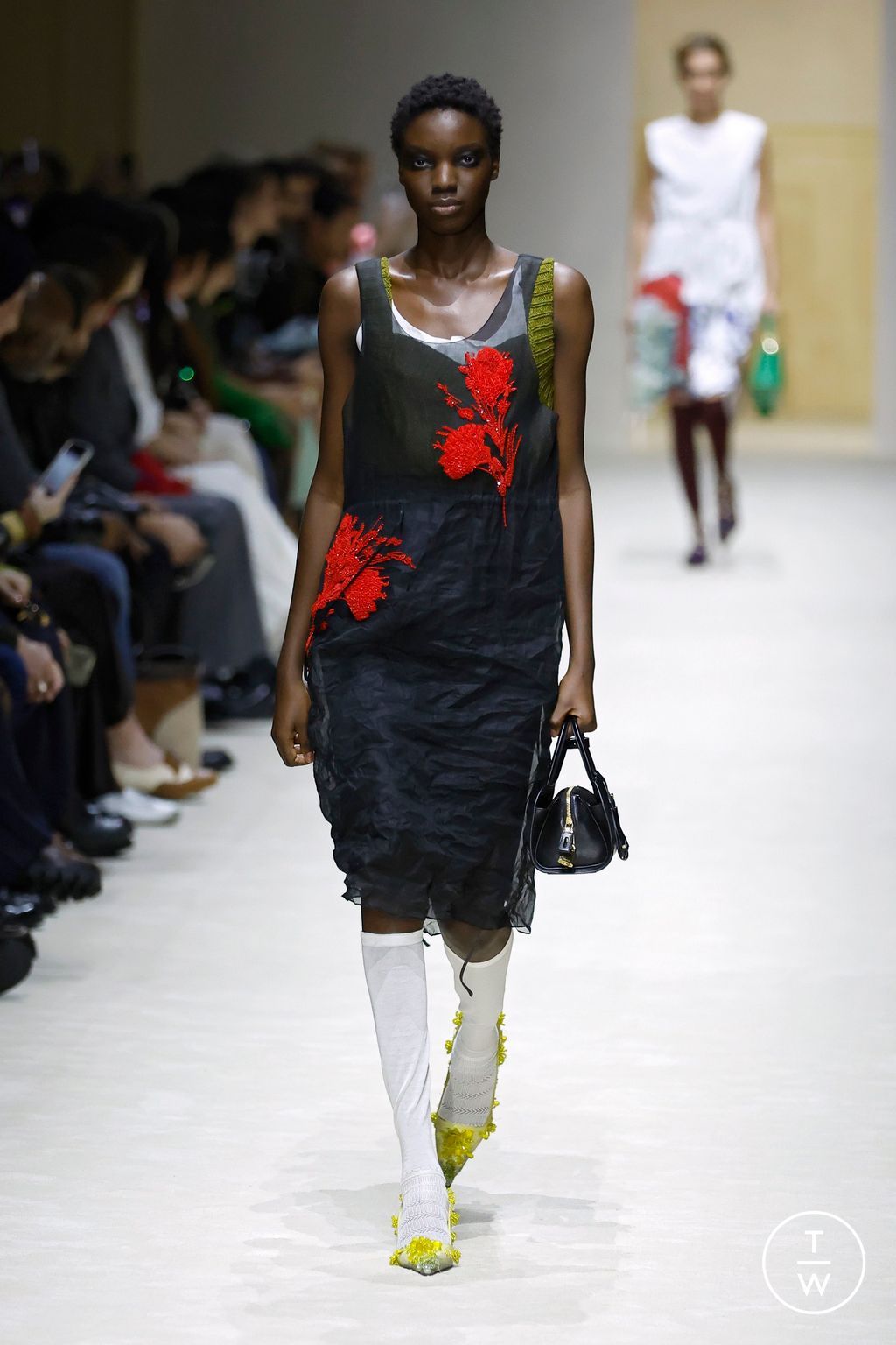 Fashion Week Milan Fall/Winter 2026 look 39 from the Prada collection 女装