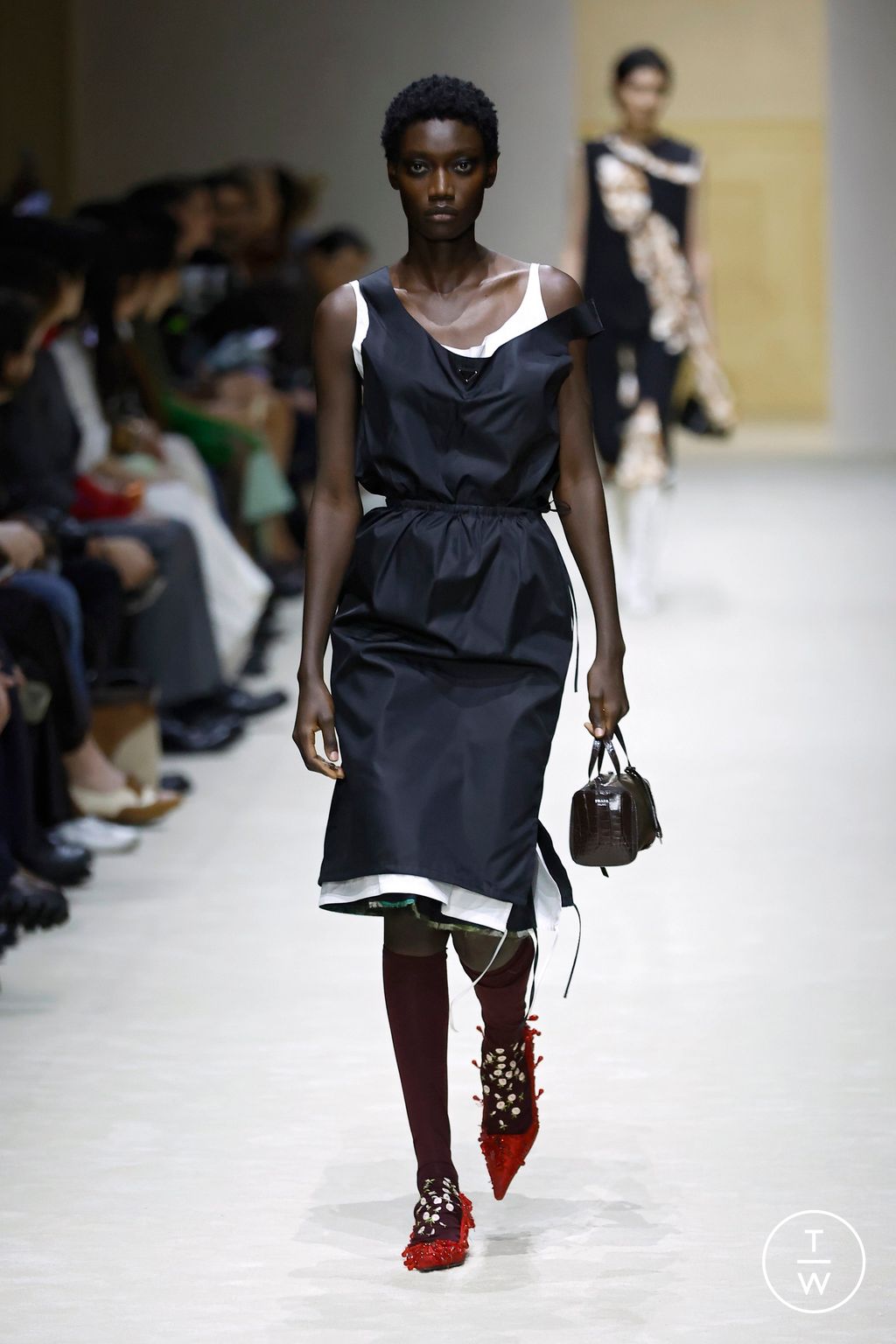Fashion Week Milan Fall/Winter 2026 look 44 from the Prada collection 女装