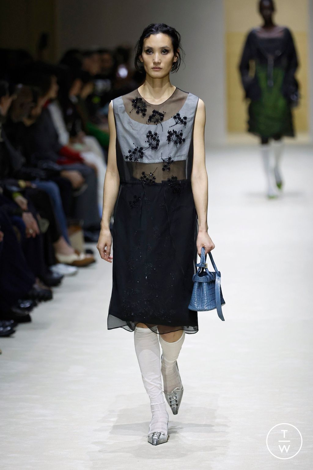 Fashion Week Milan Fall/Winter 2026 look 49 from the Prada collection 女装