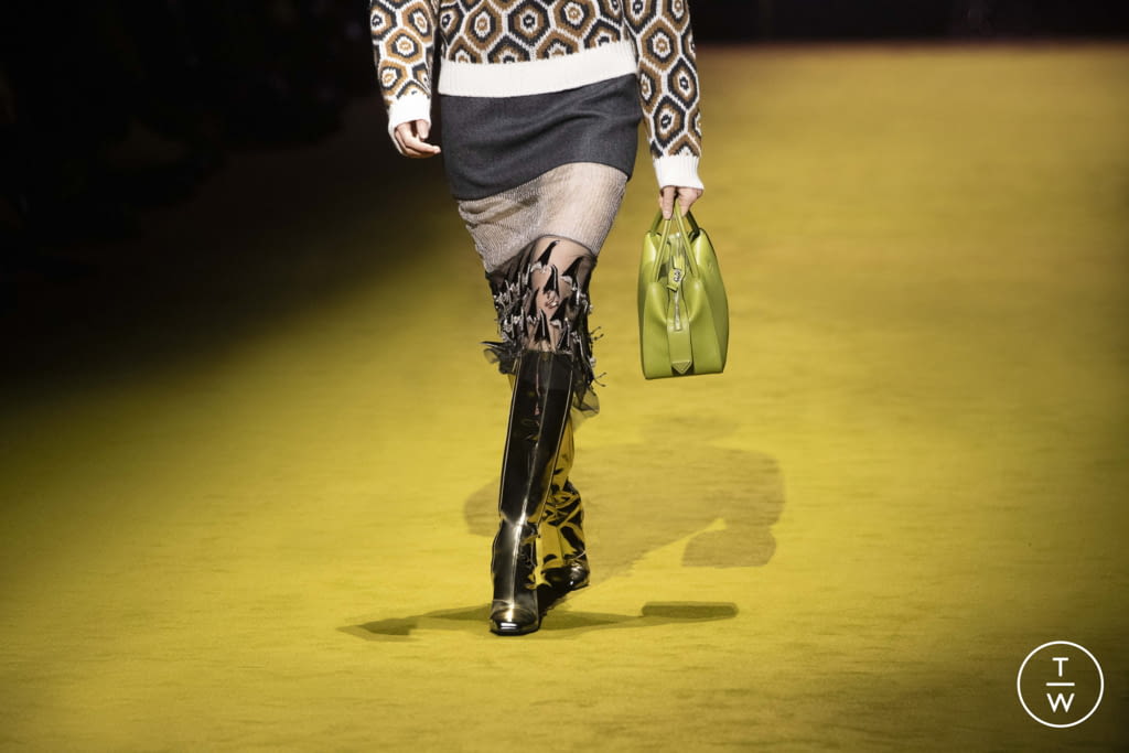 Fashion Week Milan Fall/Winter 2022 look 4 from the Prada collection womenswear accessories