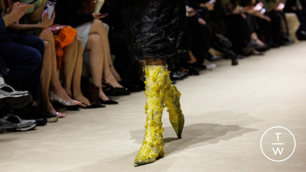 Fashion Week Milan Fall/Winter 2026 look 21 from the Prada collection womenswear accessories