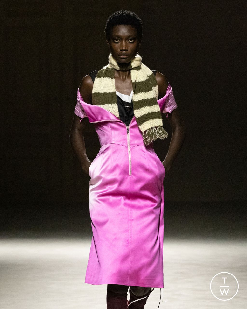 Fashion Week Milan Fall/Winter 2026 look 56 de la collection Prada womenswear accessories