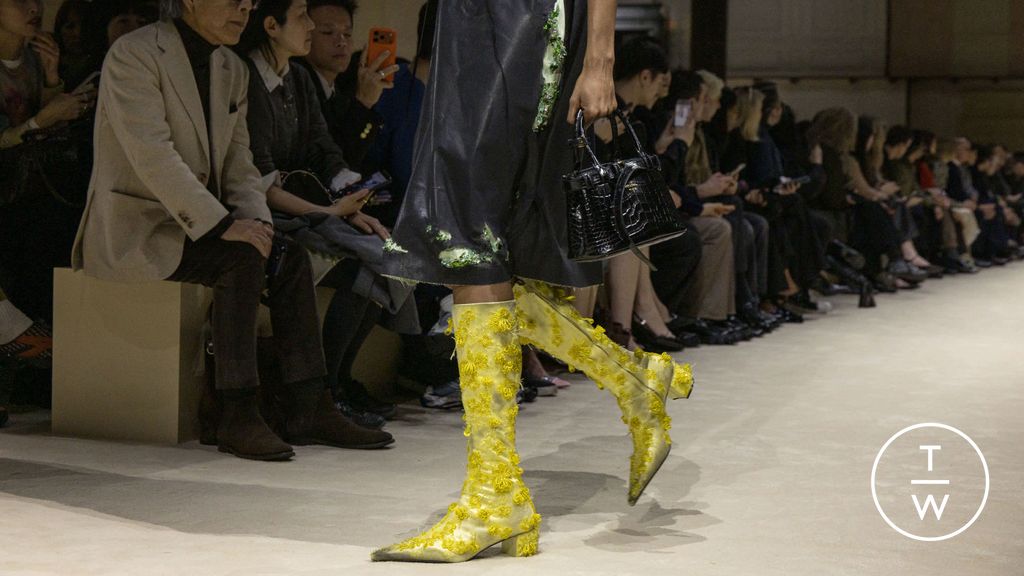 Fashion Week Milan Fall/Winter 2026 look 124 from the Prada collection 女装配饰