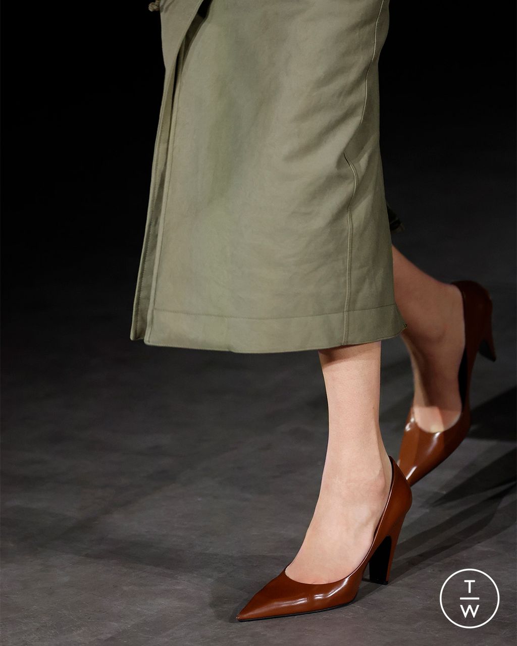 Fashion Week Milan Fall/Winter 2023 look 12 de la collection Prada womenswear accessories