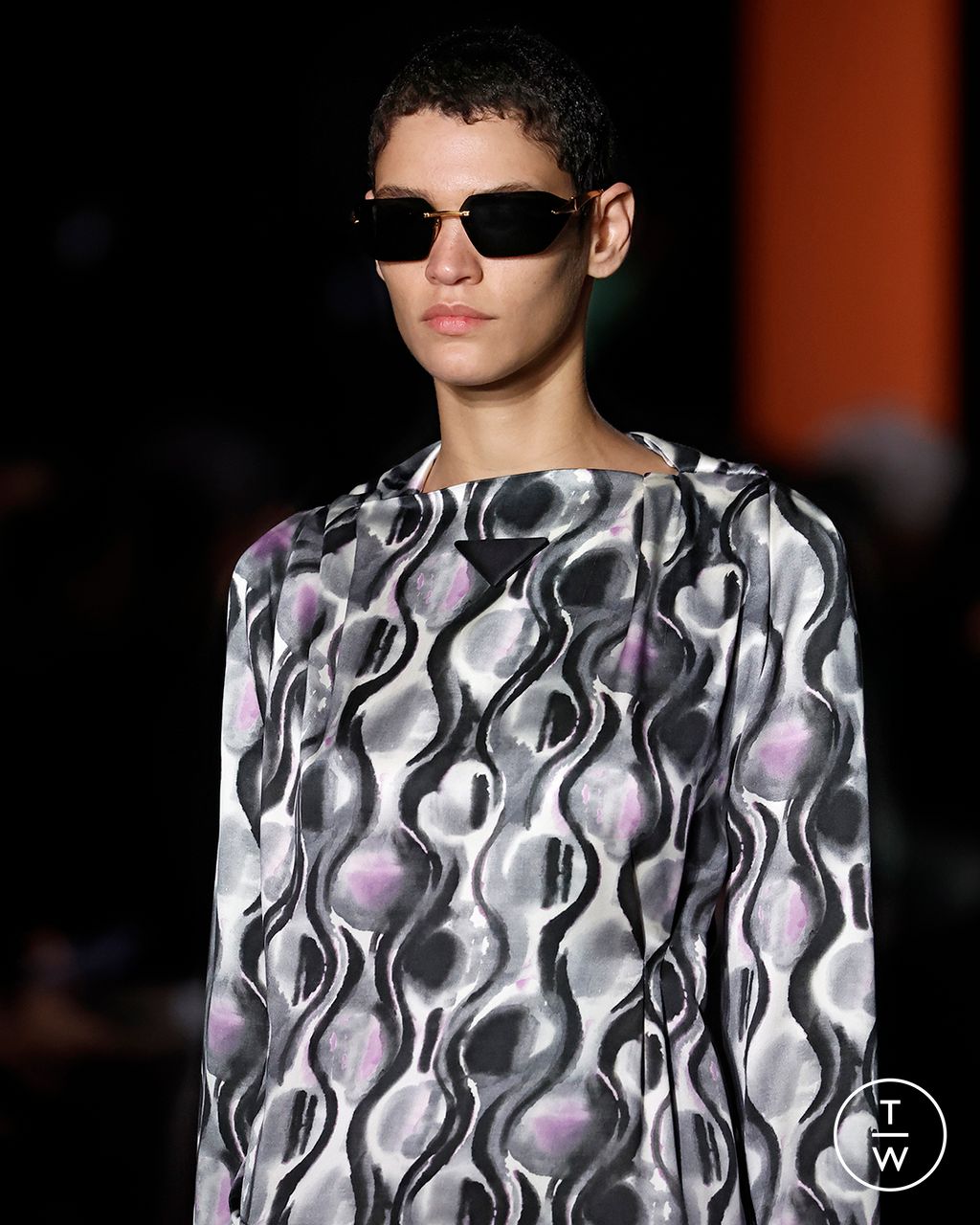 Fashion Week Milan Fall/Winter 2023 look 16 de la collection Prada womenswear accessories