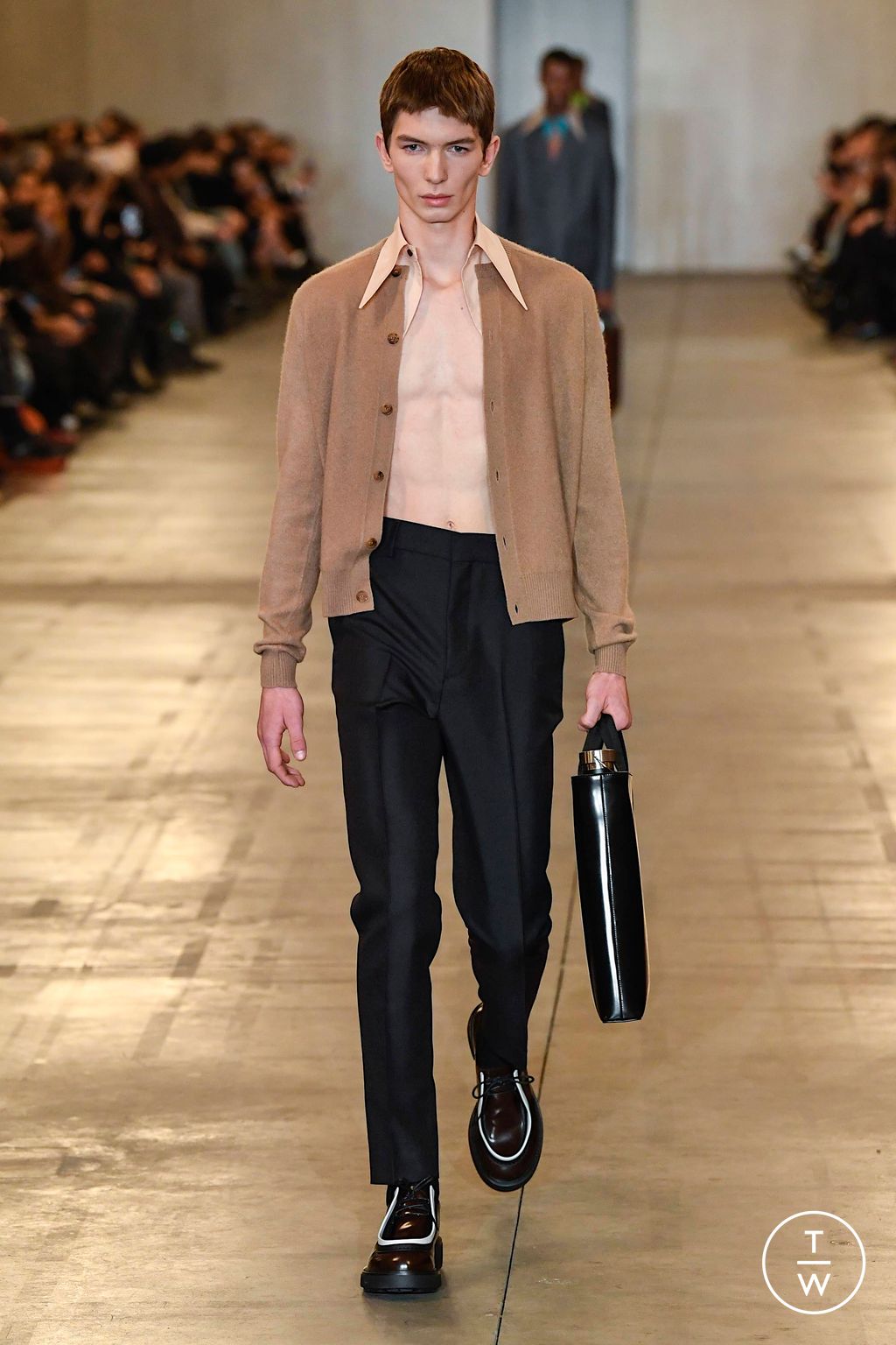 Fashion Week Milan Fall/Winter 2023 look 10 from the Prada collection menswear