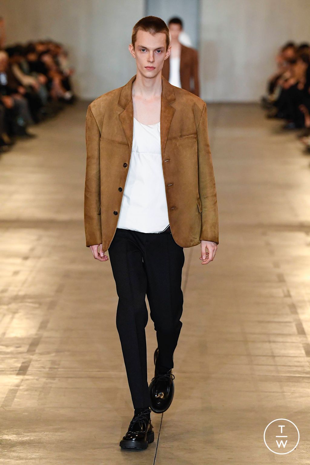 Fashion Week Milan Fall/Winter 2023 look 13 from the Prada collection 男装