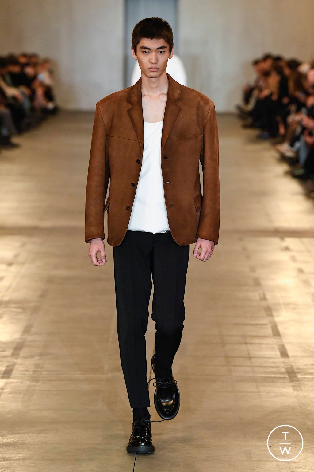 Fashion Week Milan Fall/Winter 2023 look 14 from the Prada collection 男装