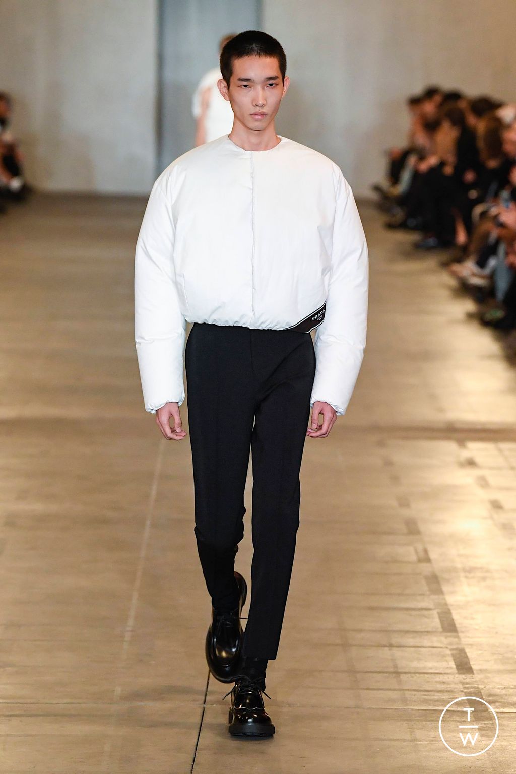 Fashion Week Milan Fall/Winter 2023 look 15 from the Prada collection 男装