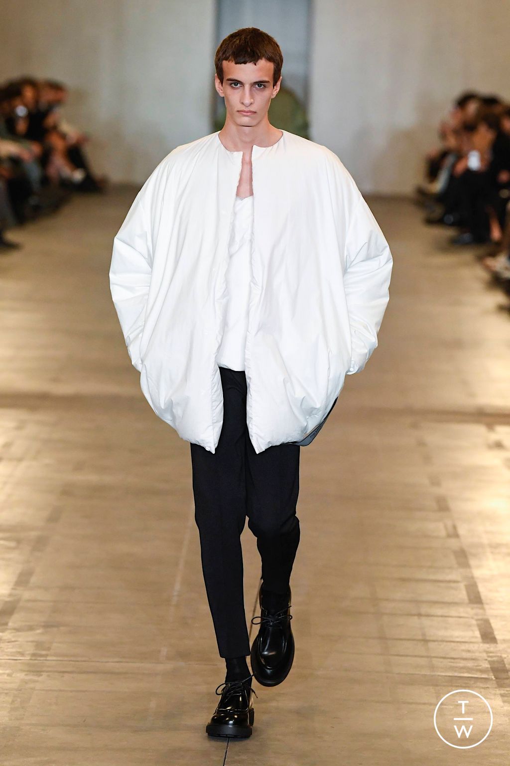 Fashion Week Milan Fall/Winter 2023 look 17 from the Prada collection menswear