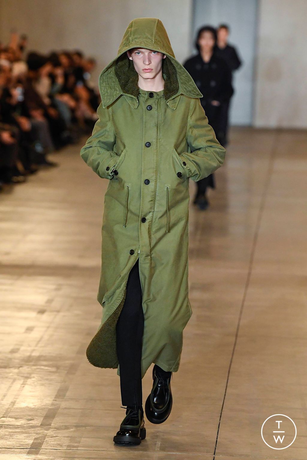 Fashion Week Milan Fall/Winter 2023 look 20 de la collection Prada menswear