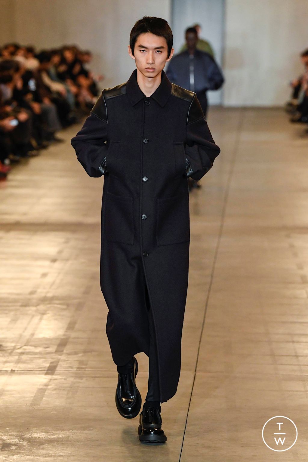 Fashion Week Milan Fall/Winter 2023 look 22 from the Prada collection menswear