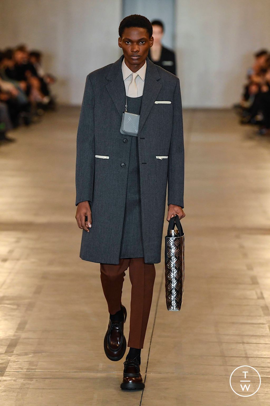 Fashion Week Milan Fall/Winter 2023 look 32 from the Prada collection menswear
