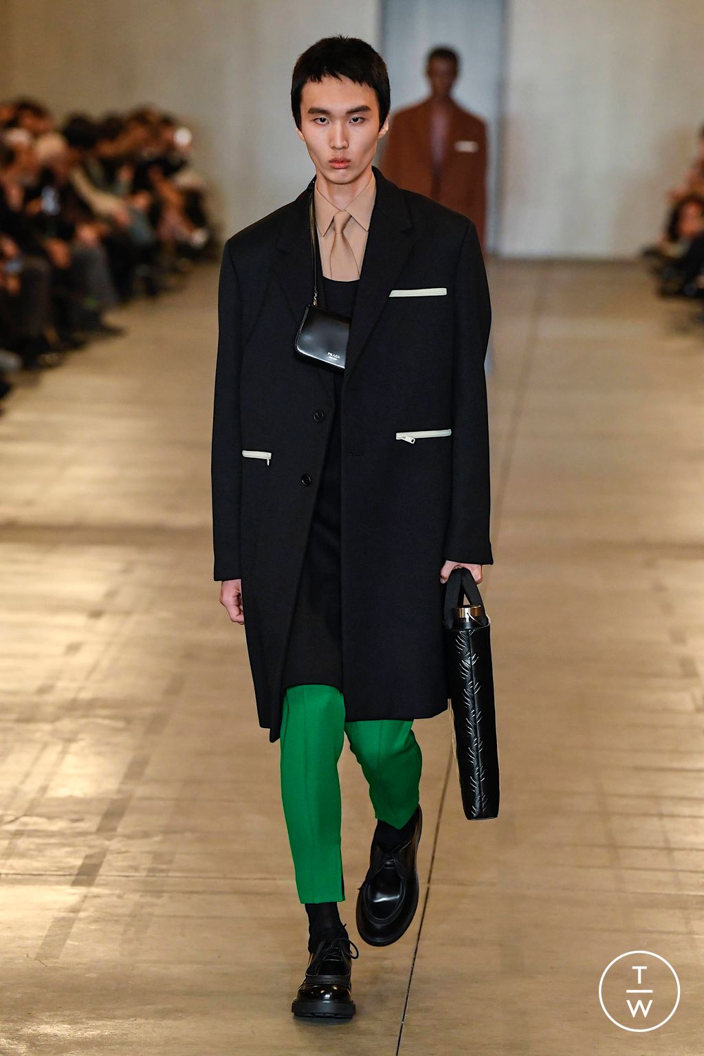 Fashion Week Milan Fall/Winter 2023 look 33 from the Prada collection 男装