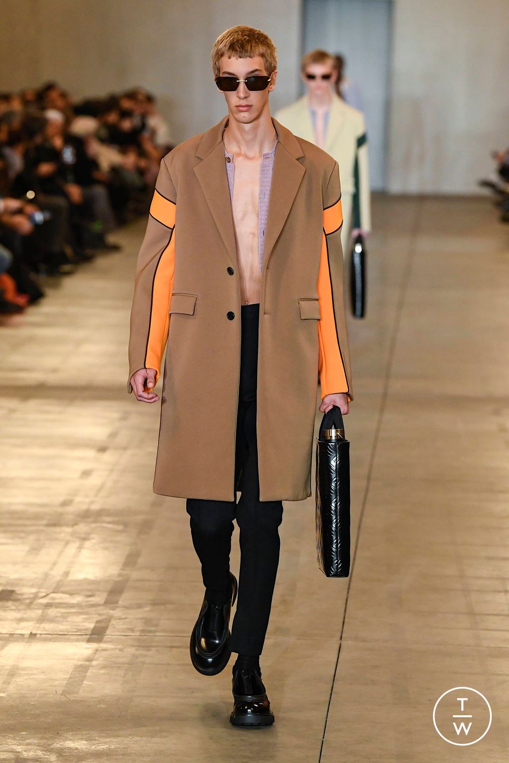 Fashion Week Milan Fall/Winter 2023 look 39 from the Prada collection menswear