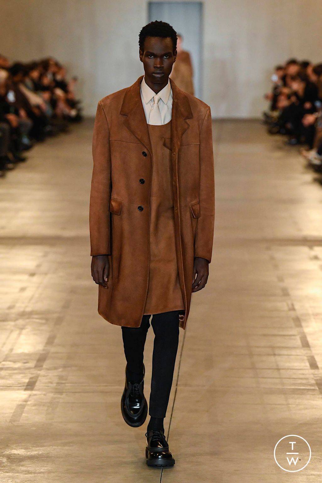 Fashion Week Milan Fall/Winter 2023 look 47 from the Prada collection menswear