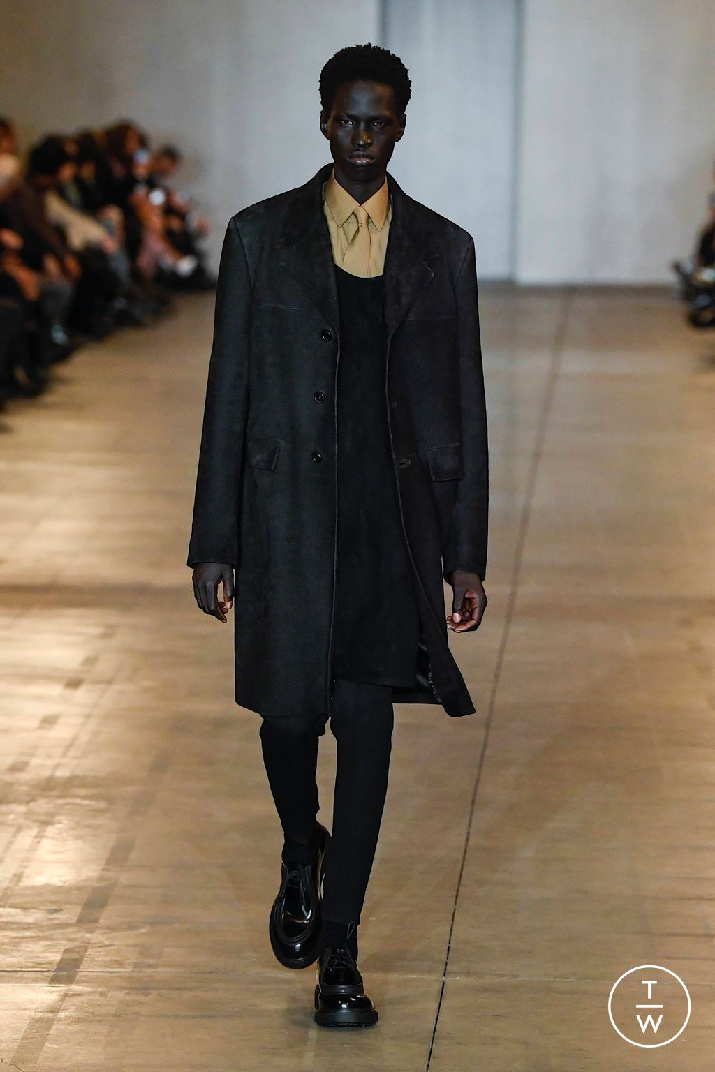 Fashion Week Milan Fall/Winter 2023 look 52 from the Prada collection menswear