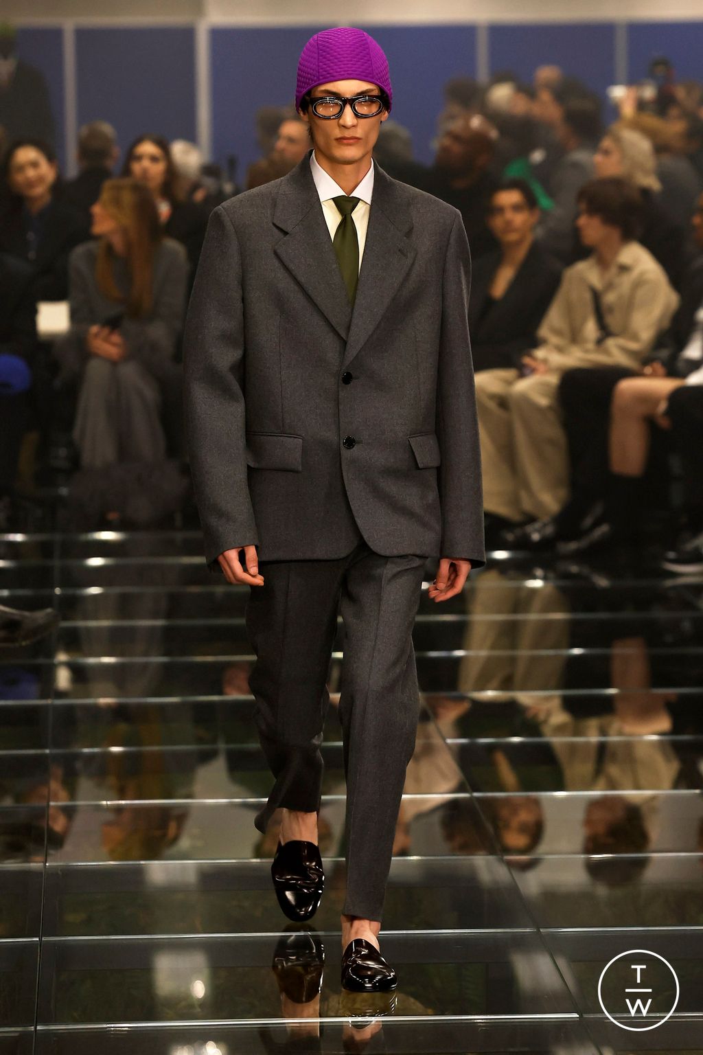 Fashion Week Milan Fall/Winter 2024 look 2 from the Prada collection 男装