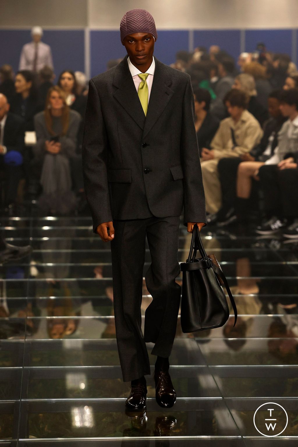 Fashion Week Milan Fall/Winter 2024 look 3 from the Prada collection 男装