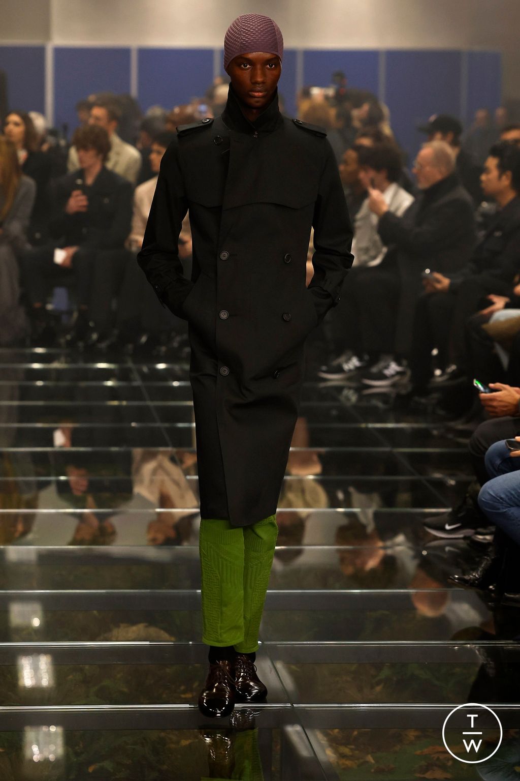 Fashion Week Milan Fall/Winter 2024 look 16 from the Prada collection 男装