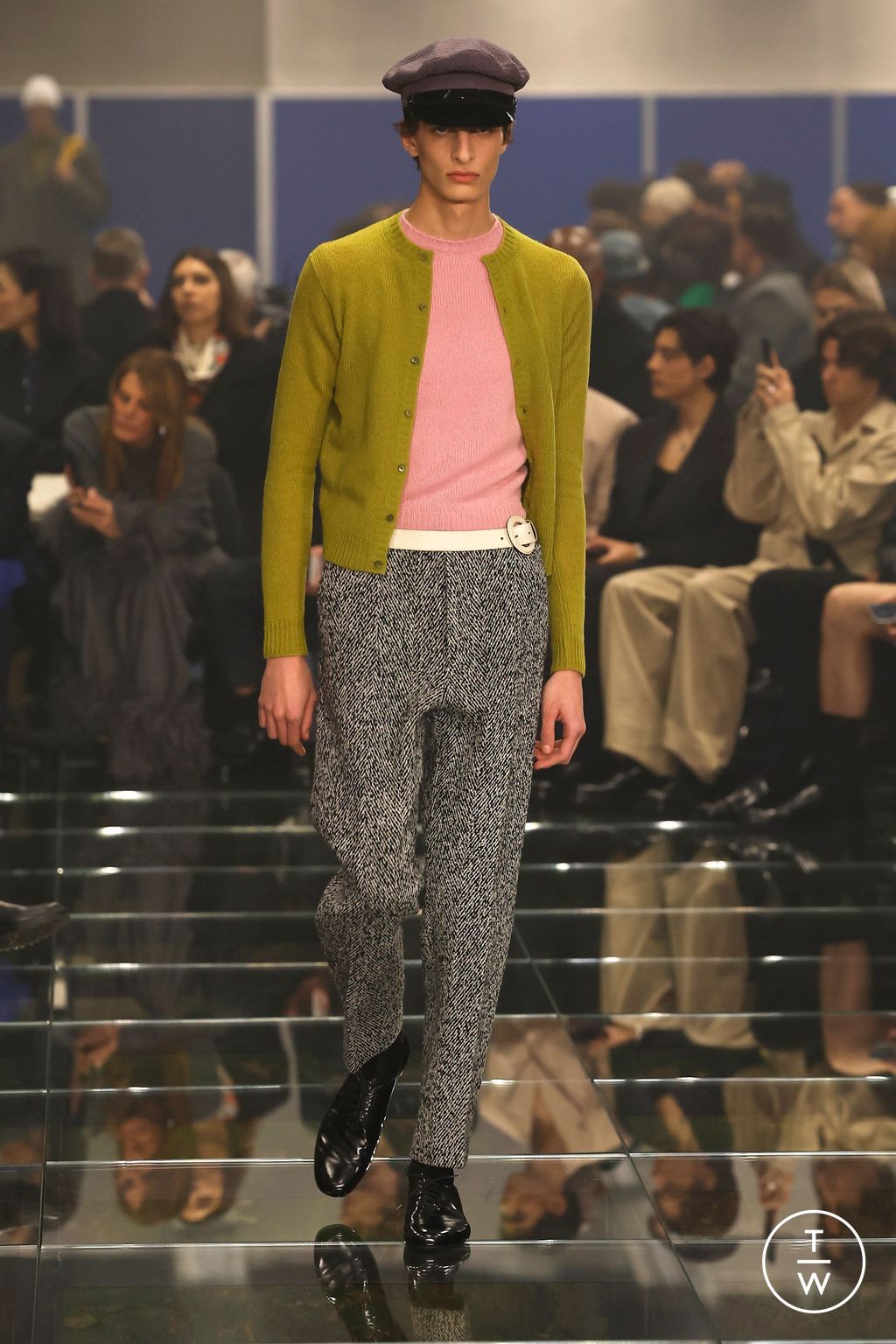 Fashion Week Milan Fall/Winter 2024 look 26 from the Prada collection menswear