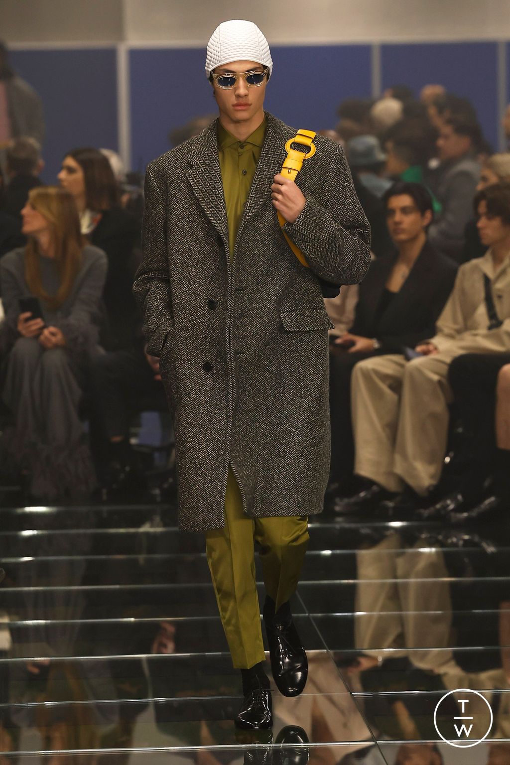 Fashion Week Milan Fall/Winter 2024 look 28 from the Prada collection 男装