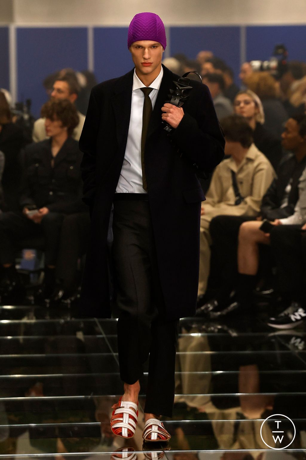 Fashion Week Milan Fall/Winter 2024 look 44 from the Prada collection 男装