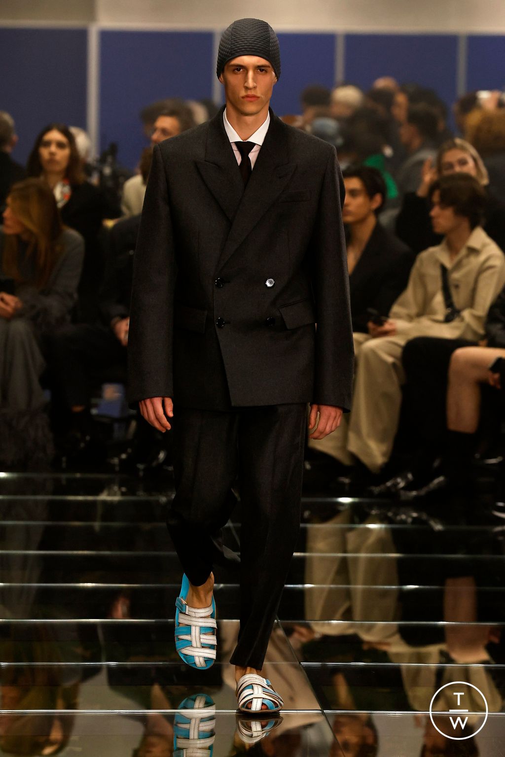 Fashion Week Milan Fall/Winter 2024 look 49 from the Prada collection 男装